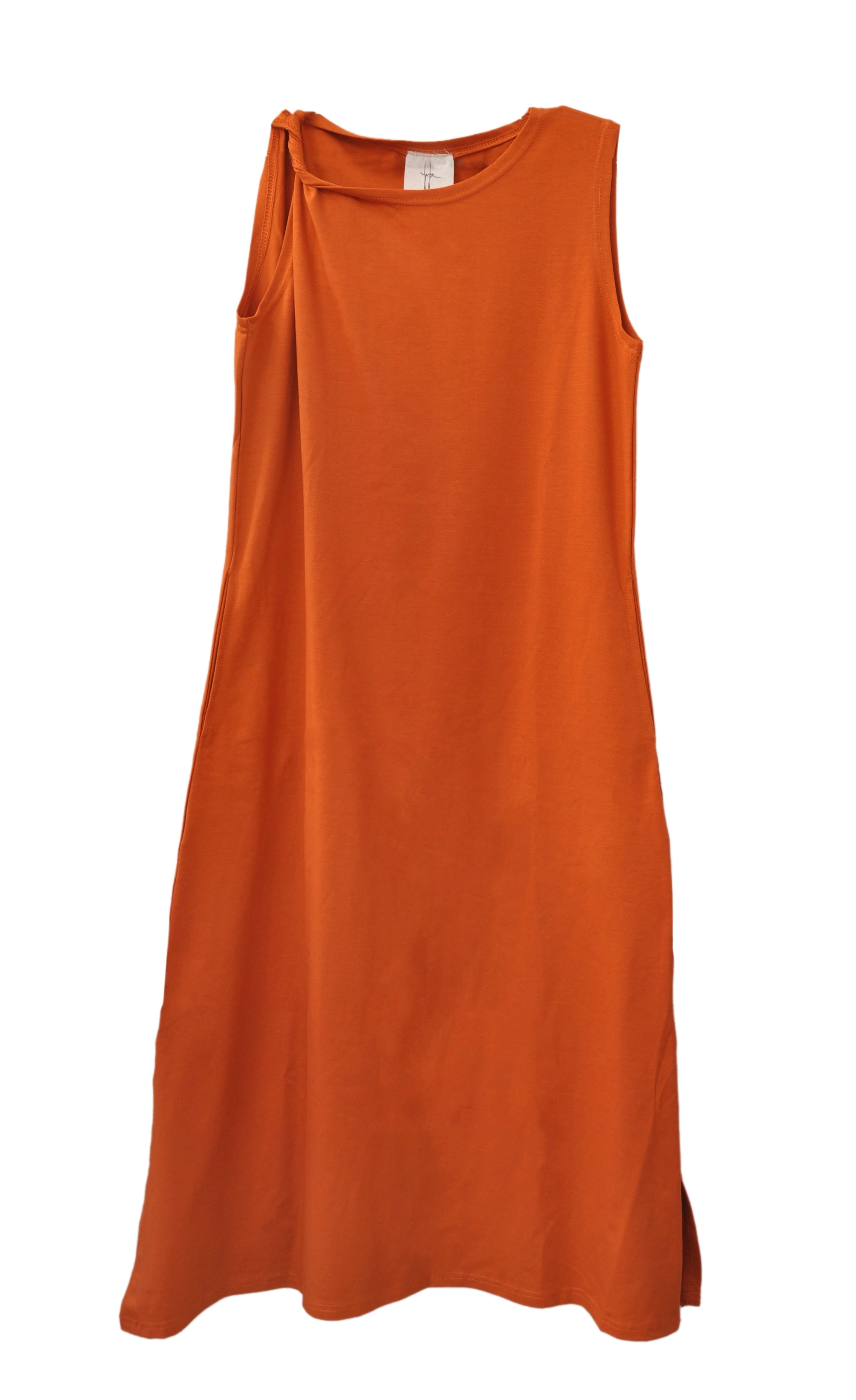 Brick Cairo: Effortless Elegance in a Timeless Dress - Your Autumnal Staple.