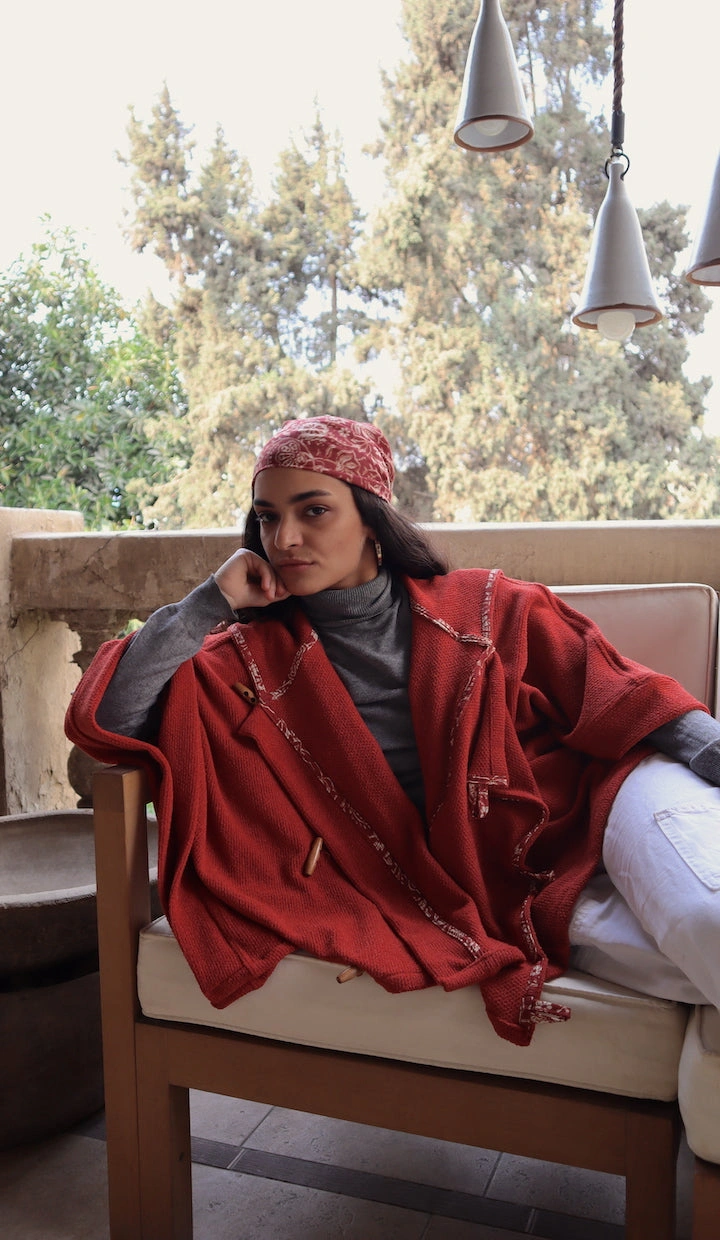 Brick Road Wanderer Poncho: Your Cosy Companion for Adventures On the Go!